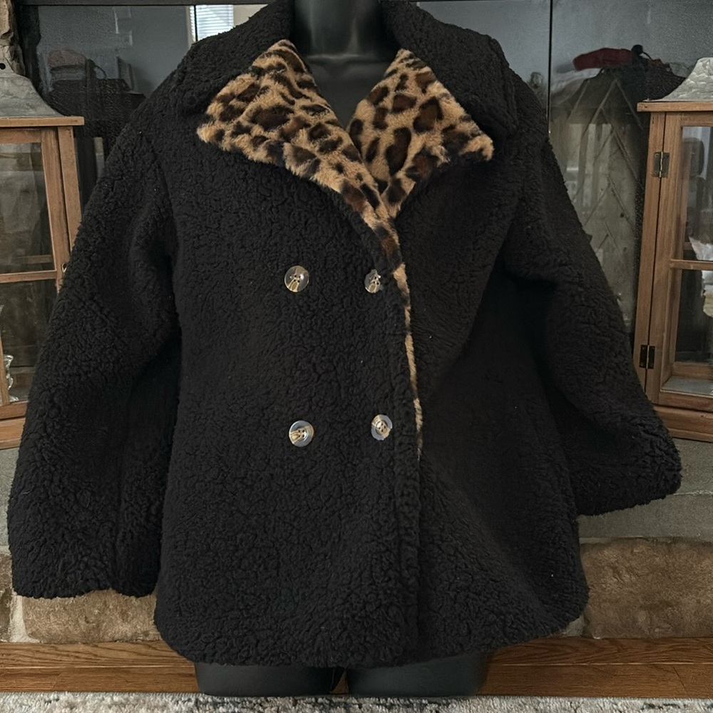 Black and Leopard fluffy coat size Small